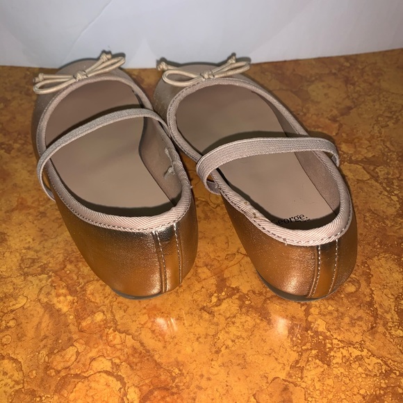 2/$ 30 Kids flats gold - Picture 3 of 3
